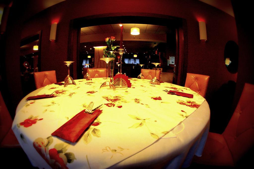 Hotel I Restauracja Złoty Las Kültér fotó