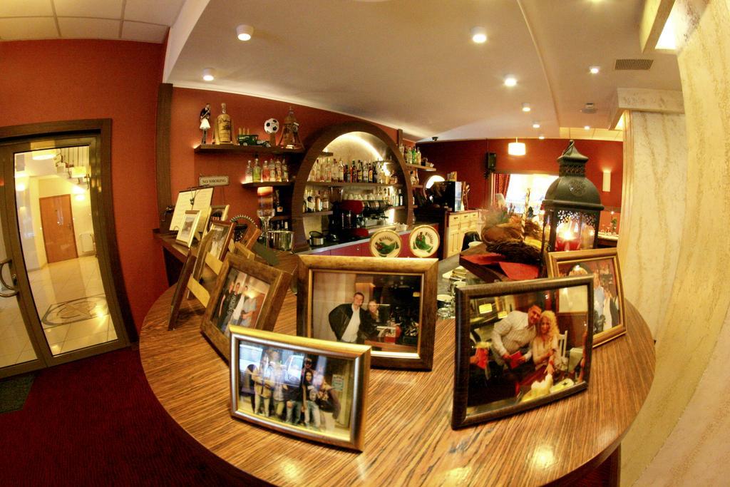 Hotel I Restauracja Złoty Las Kültér fotó