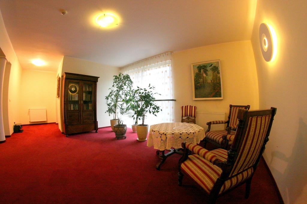 Hotel I Restauracja Złoty Las Kültér fotó