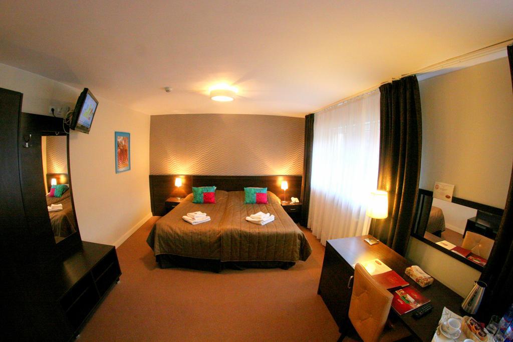Hotel I Restauracja Złoty Las Szoba fotó