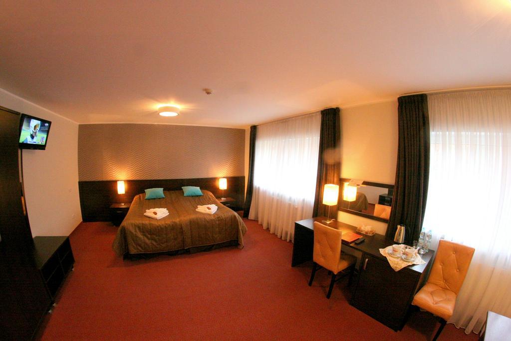 Hotel I Restauracja Złoty Las Szoba fotó