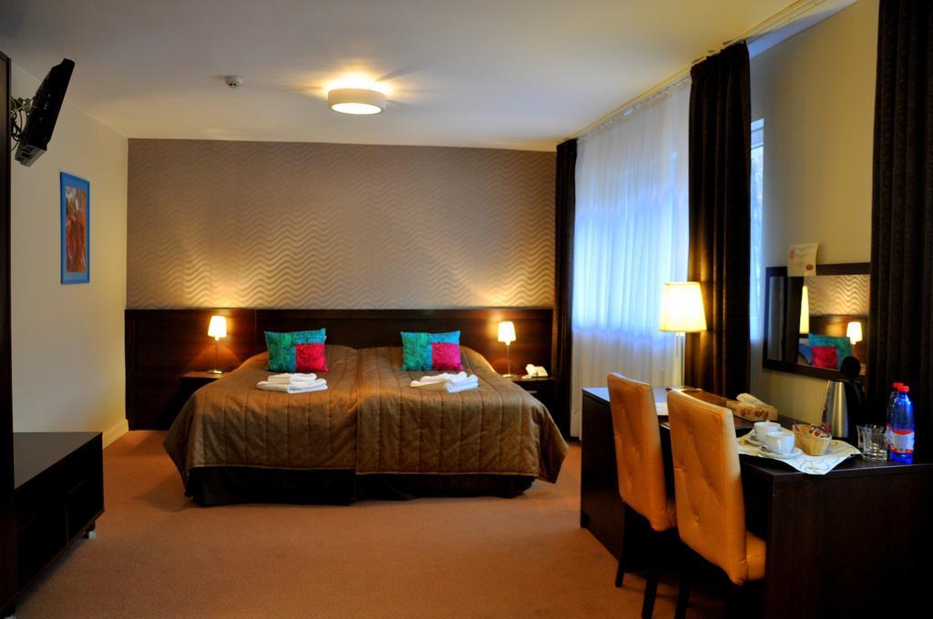 Hotel I Restauracja Złoty Las Szoba fotó