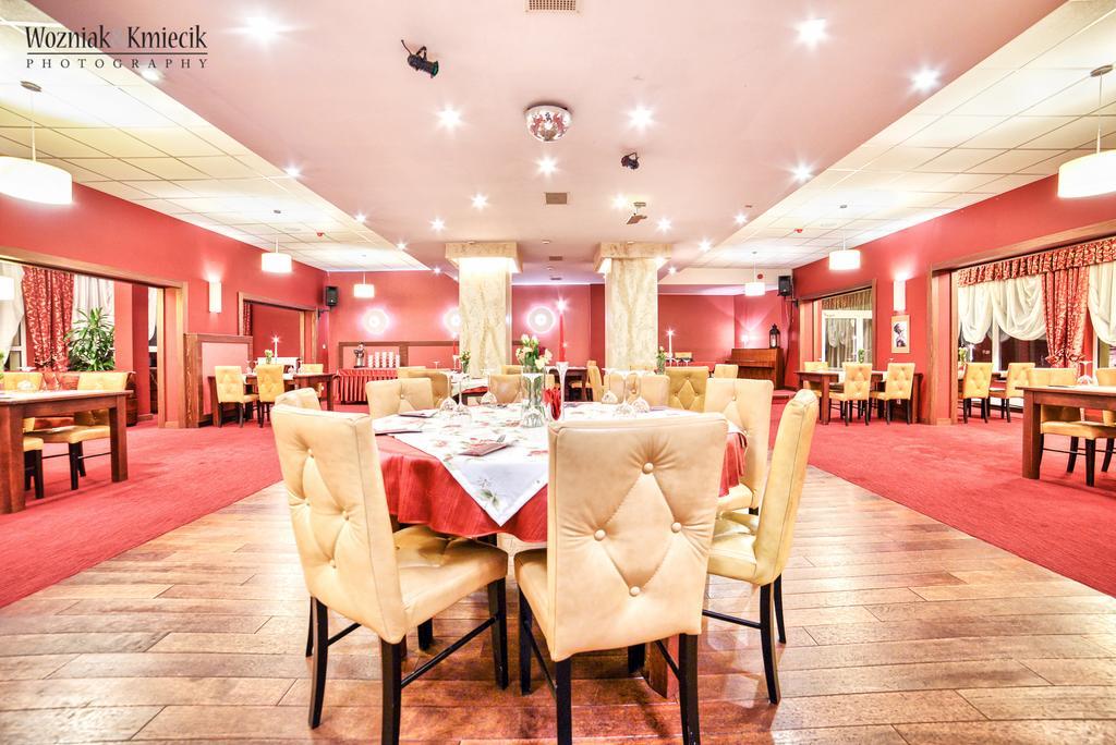 Hotel I Restauracja Złoty Las Kültér fotó