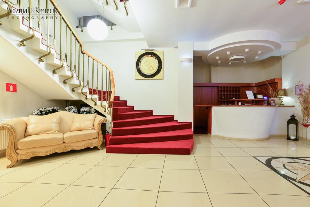 Hotel I Restauracja Złoty Las Kültér fotó