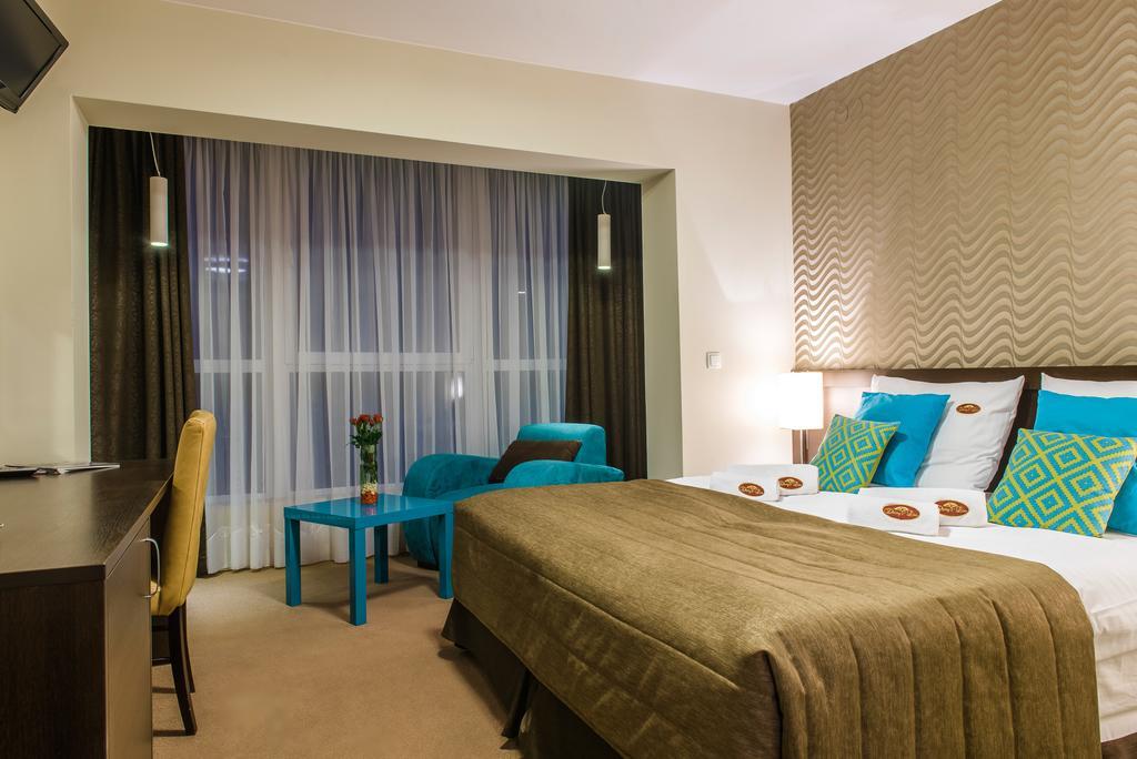 Hotel I Restauracja Złoty Las Kültér fotó