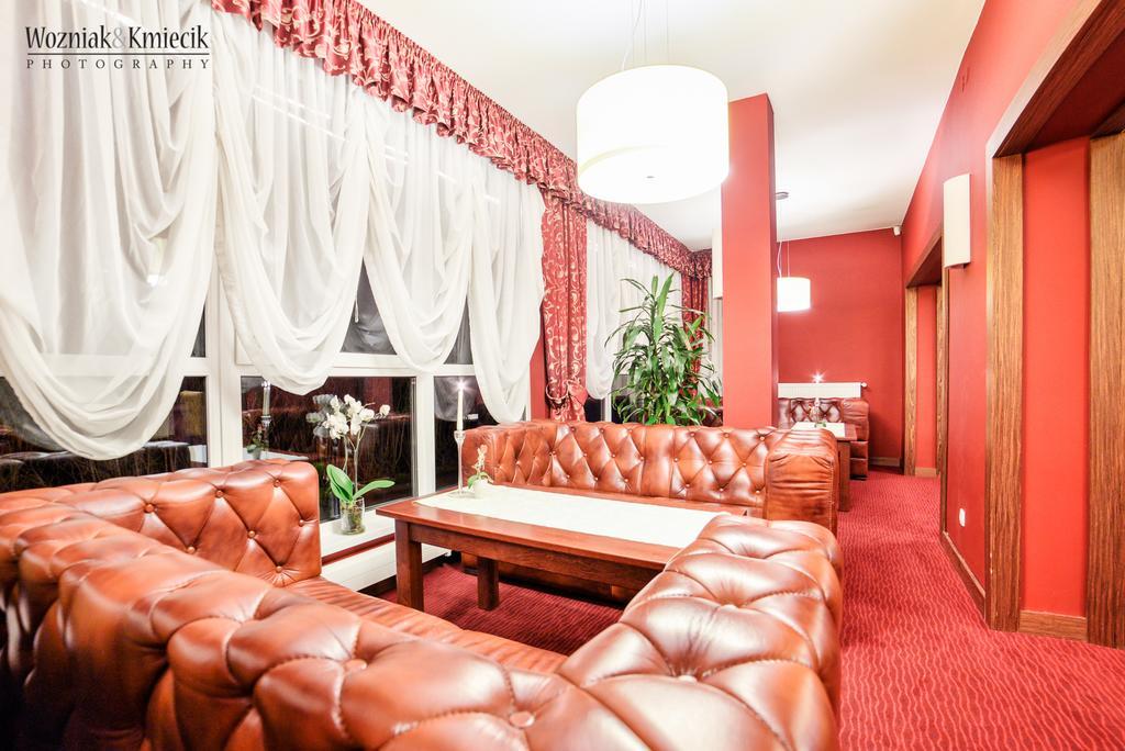 Hotel I Restauracja Złoty Las Kültér fotó