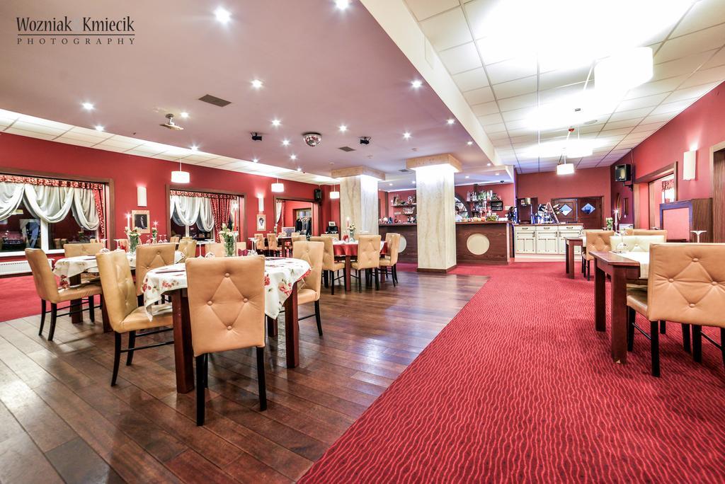 Hotel I Restauracja Złoty Las Kültér fotó