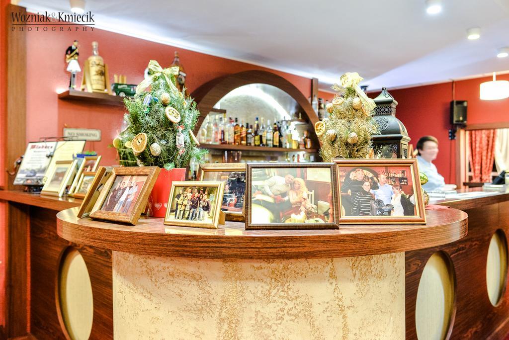 Hotel I Restauracja Złoty Las Kültér fotó