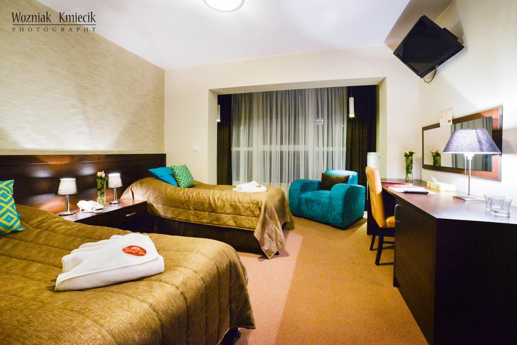 Hotel I Restauracja Złoty Las Kültér fotó