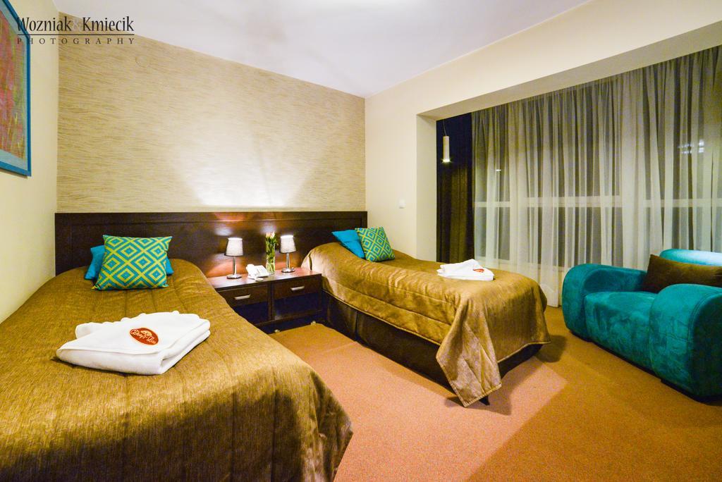 Hotel I Restauracja Złoty Las Kültér fotó