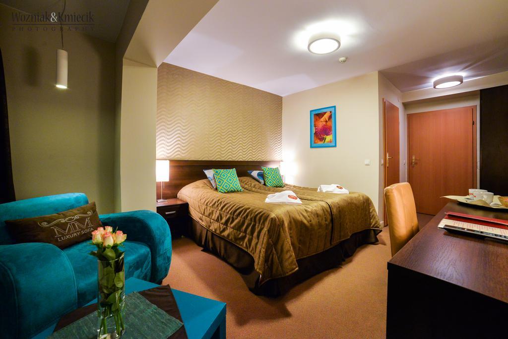 Hotel I Restauracja Złoty Las Kültér fotó