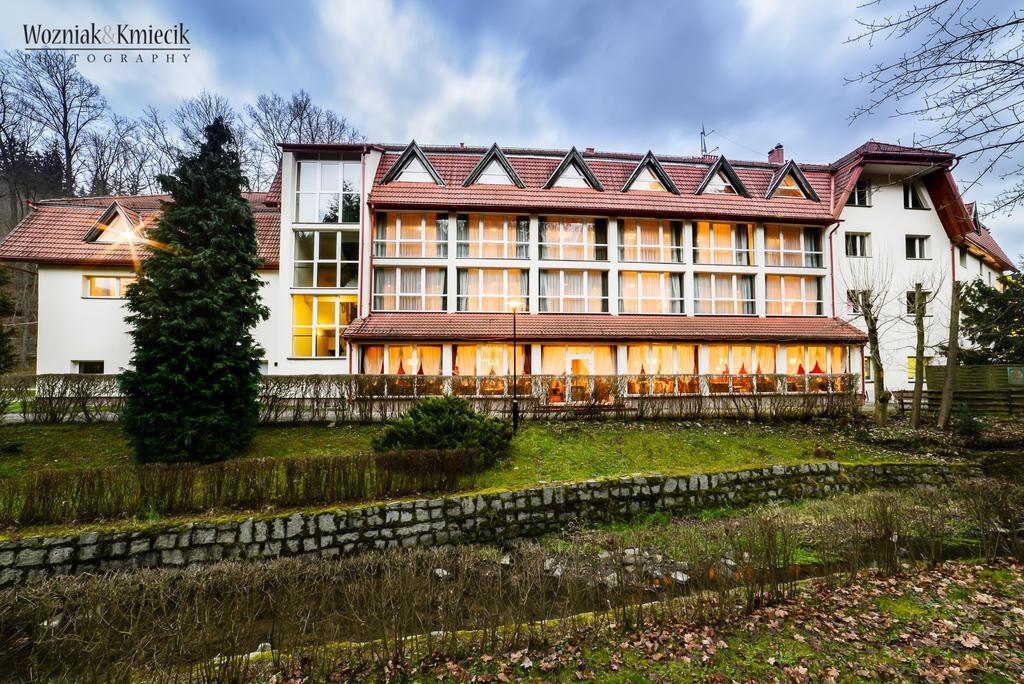 Hotel I Restauracja Złoty Las Kültér fotó
